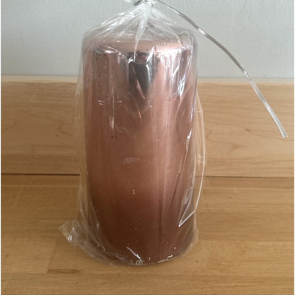 Fem shiny ombré pink candle